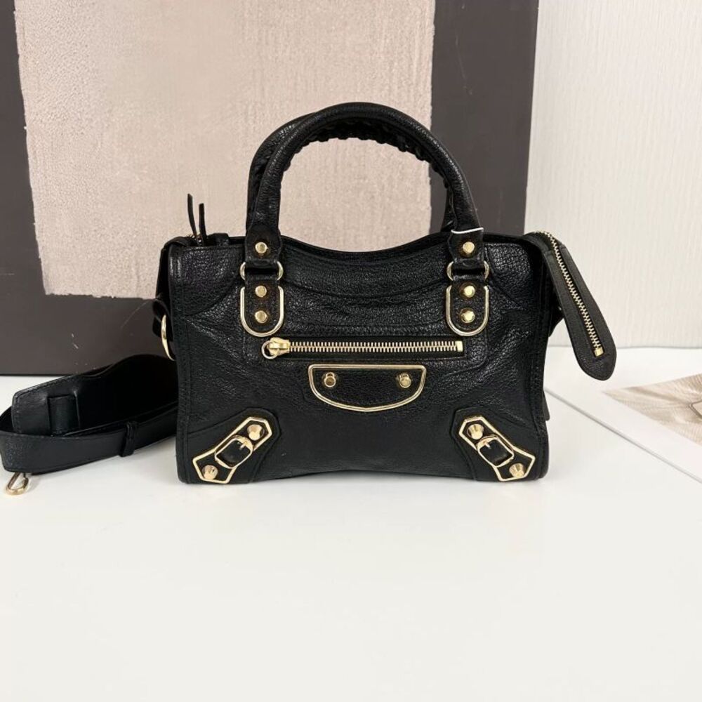 Balenciaga Women Pre-Loved Bag Very Good Condition